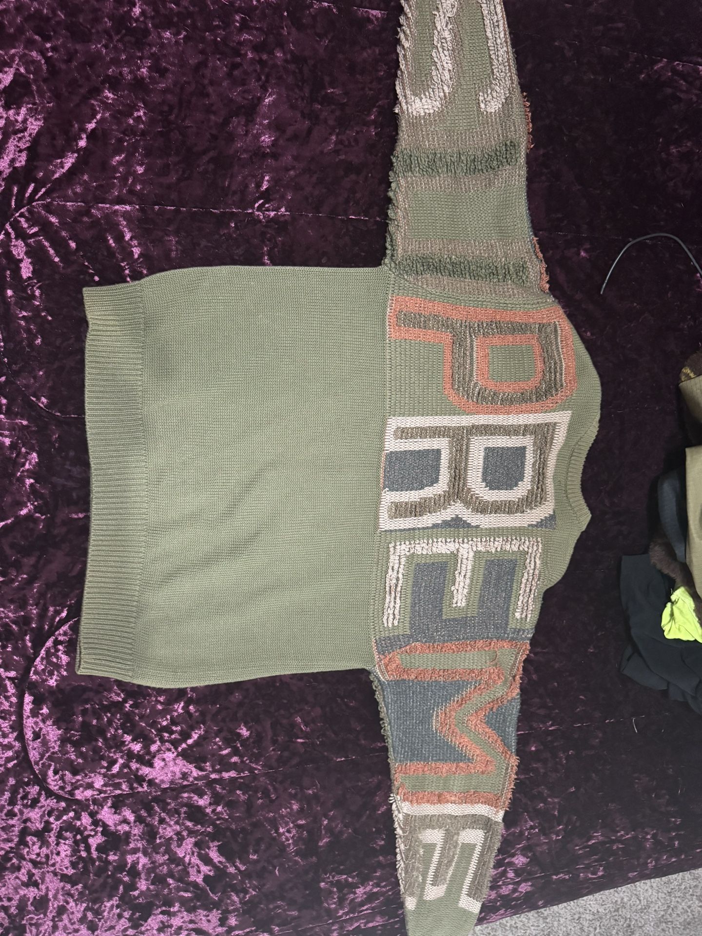 Supreme Sweater And Jersey 