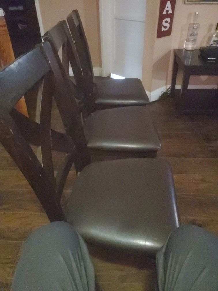 Set Of 3 Solid Chairs