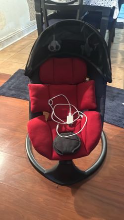 Oscillating baby chair