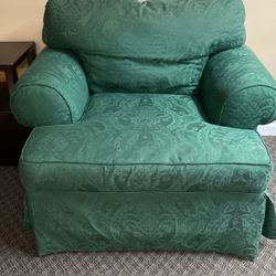 Thomasville hunter green chair