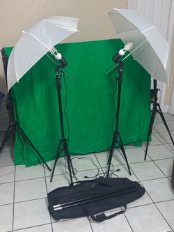 Green Screen Lighting Kit 9' x 6' Backdrop