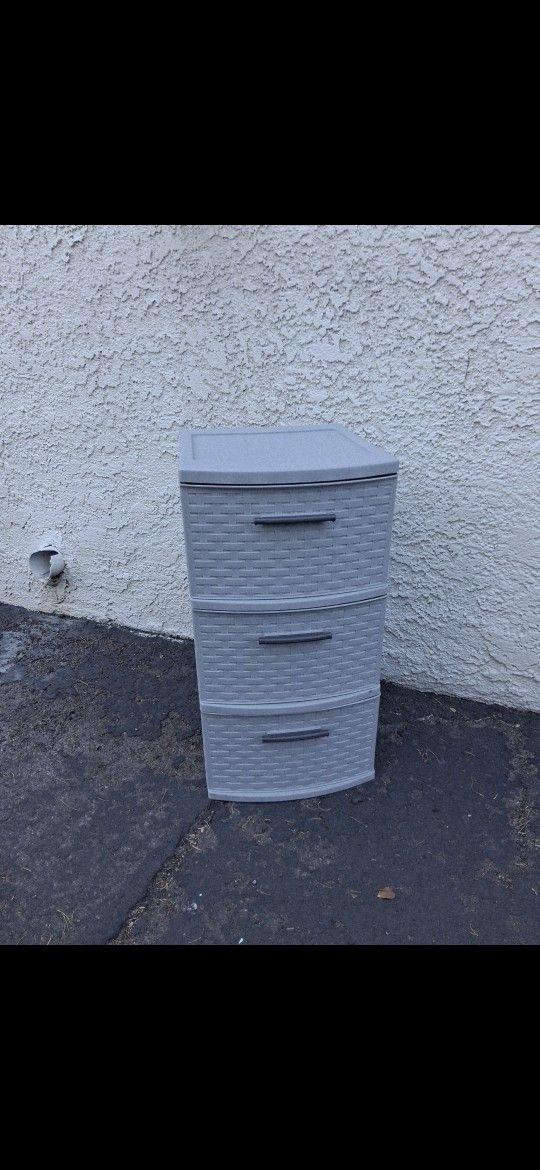 Sterilite Storage Drawer Rainbow/charleston Pickup Between 2;00-10:40 Pm Cash Only Read Description First