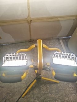 500 watt double construction work light with removable base and handle