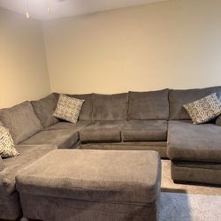 Grey Sectional Sofa With Ottoman