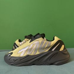 Adidas Yeezy 700 MNVN Resin Size 11