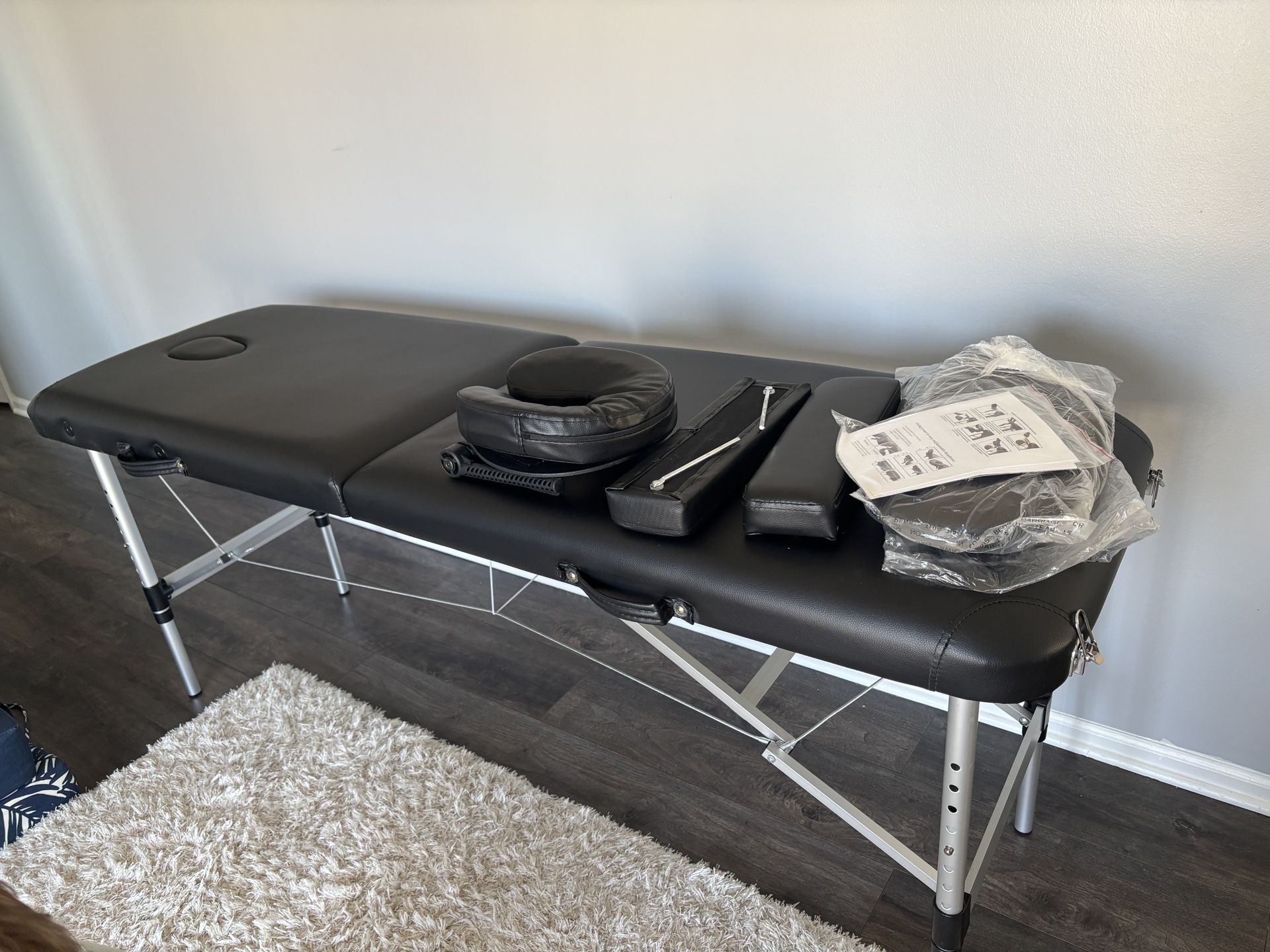 massage couch in black