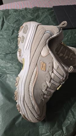 Skechers Women Beige Sneakers