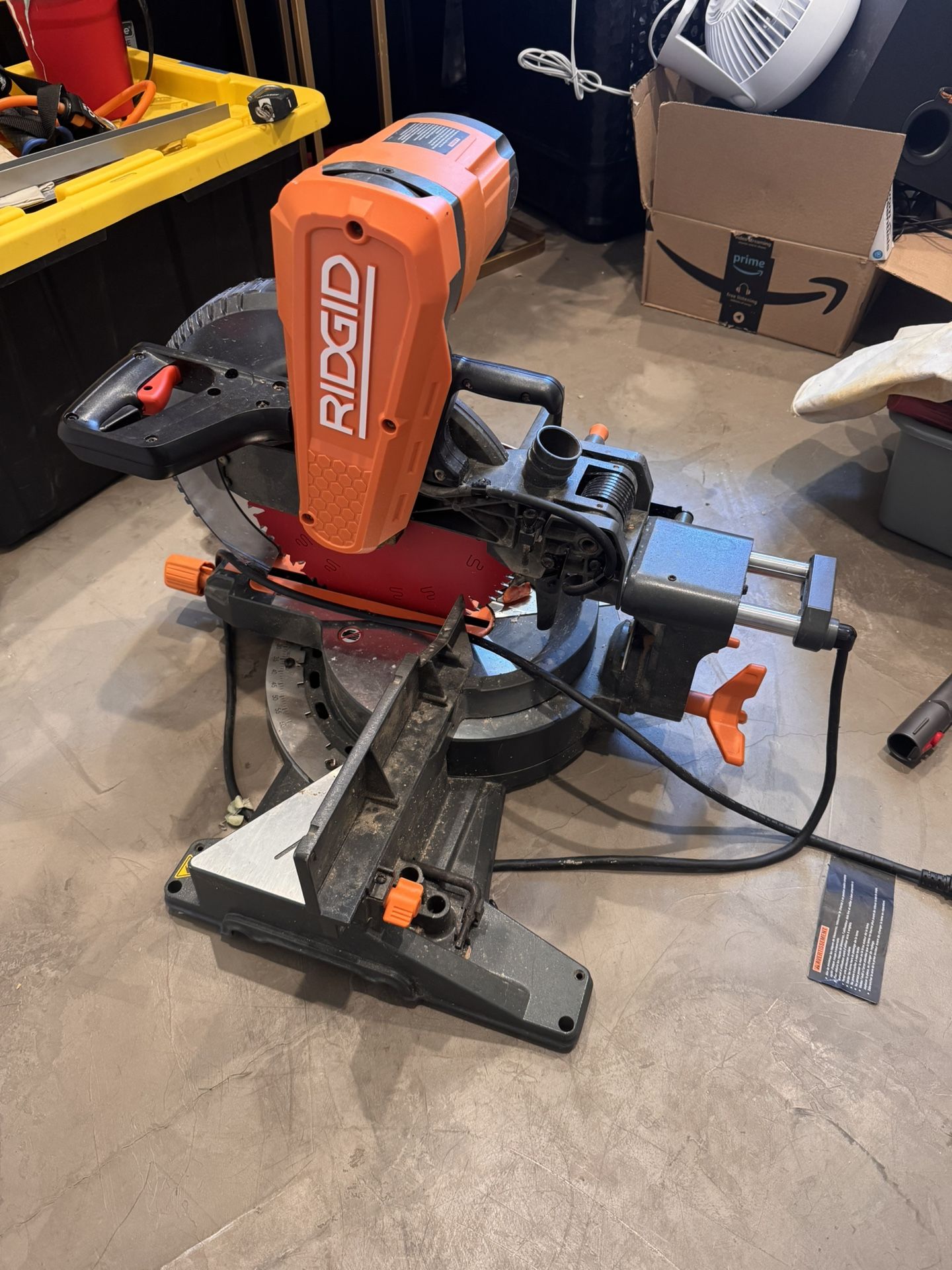 DUAL BEVEL 12” MITRE SAW RIGID CHEAP ITS DIRTY BUT WORKS GREAT