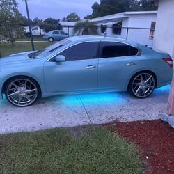 2010 Nissan Maxima 