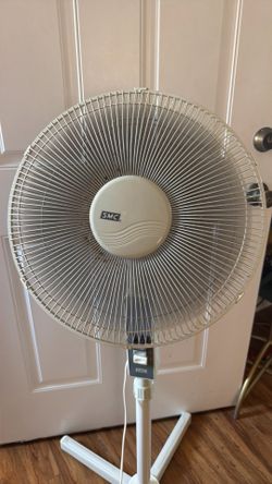 Ventilador de piso tres velocidades