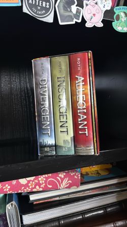 Divergent books