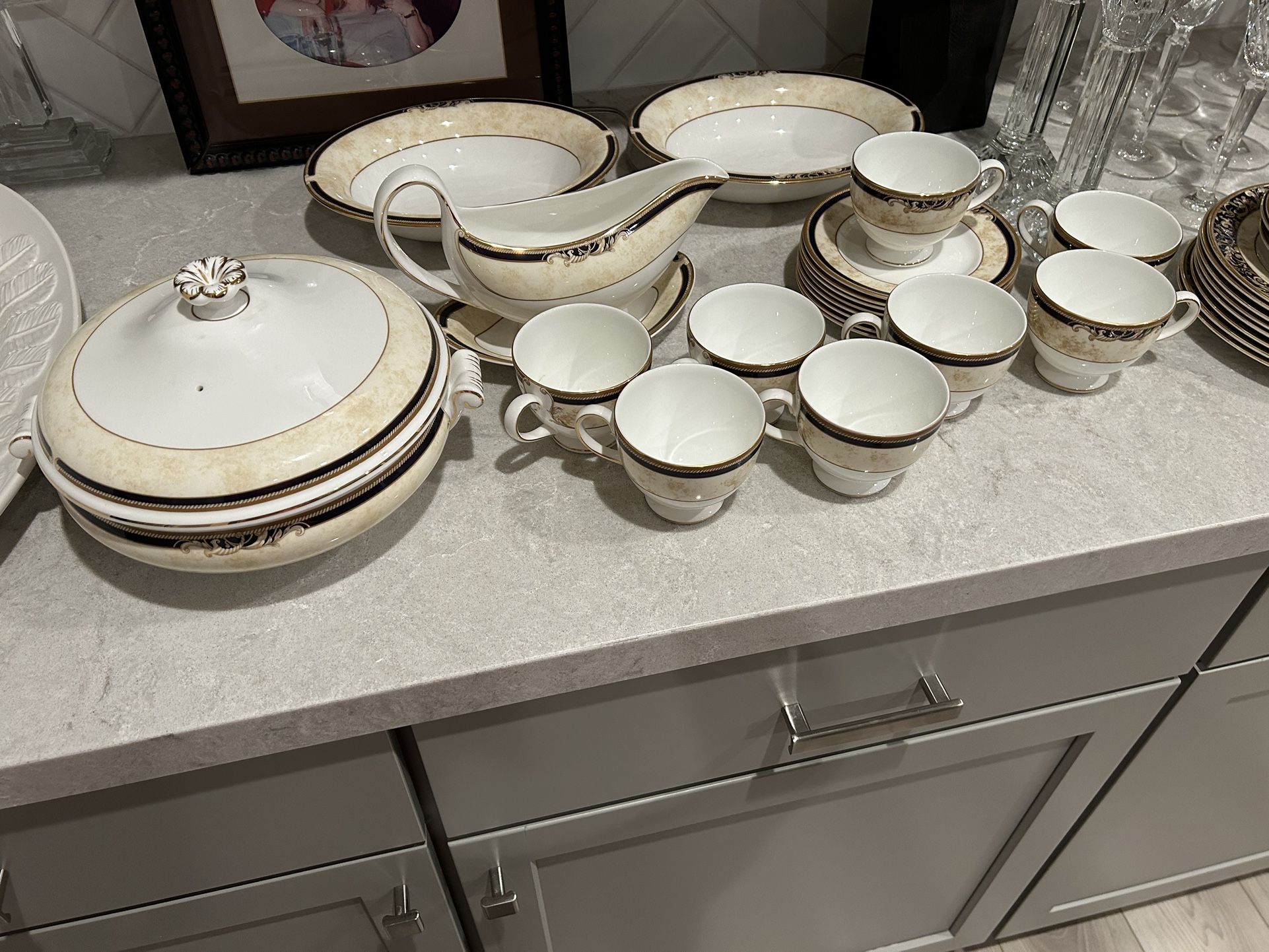Waterford Glasses & Wedgwood cornucopia China