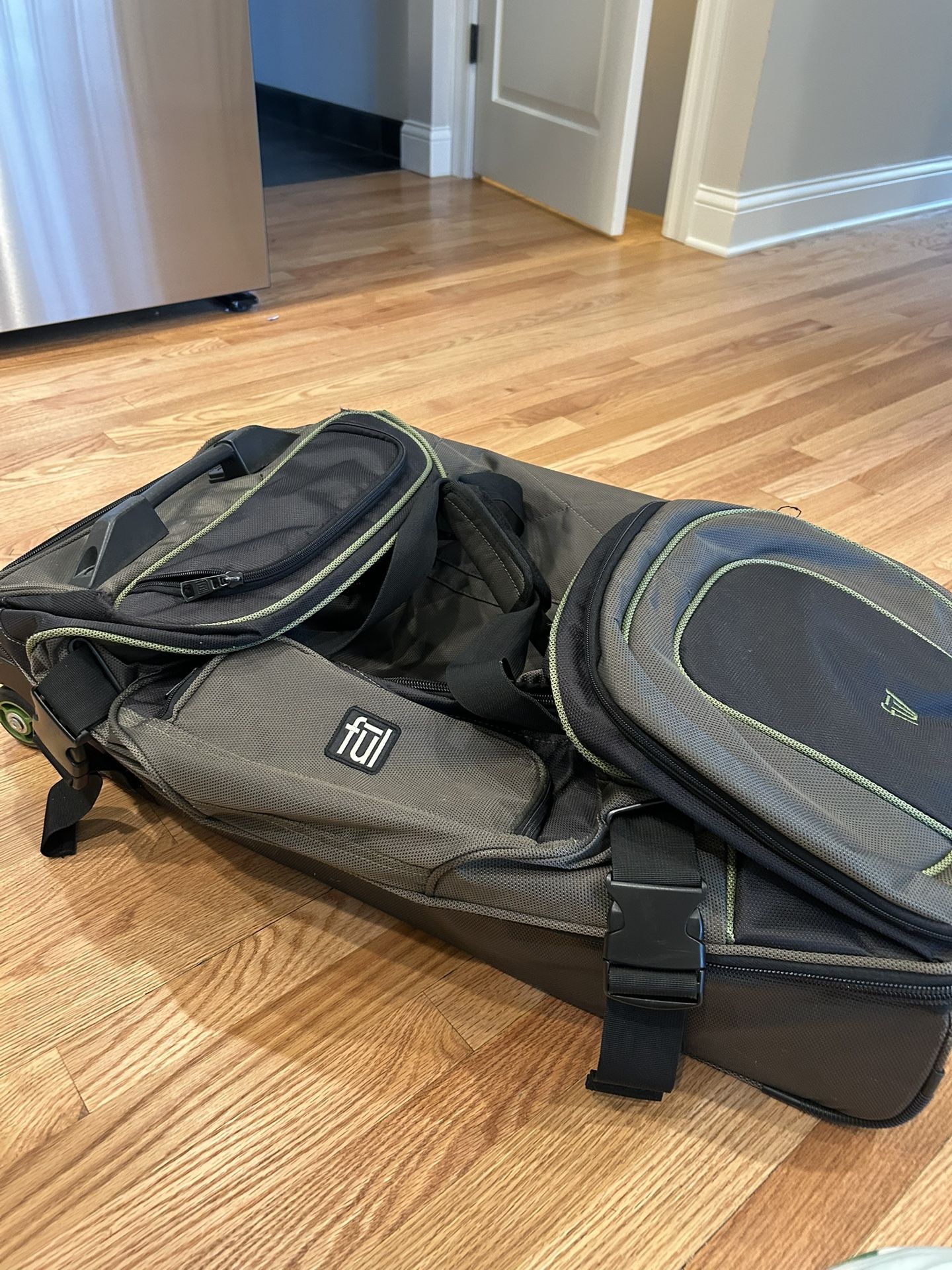 30” Rolling Duffel Bag