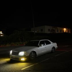 Lexus LS400 