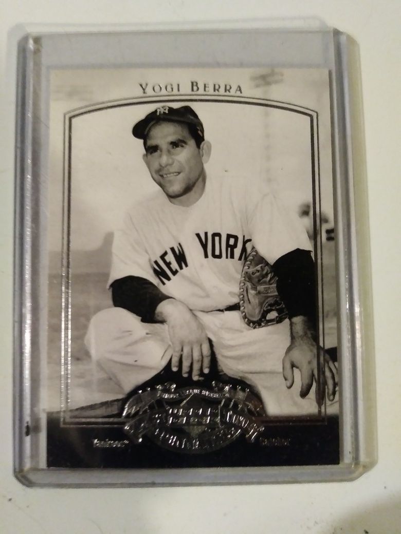 Yogi berra baseball card mint