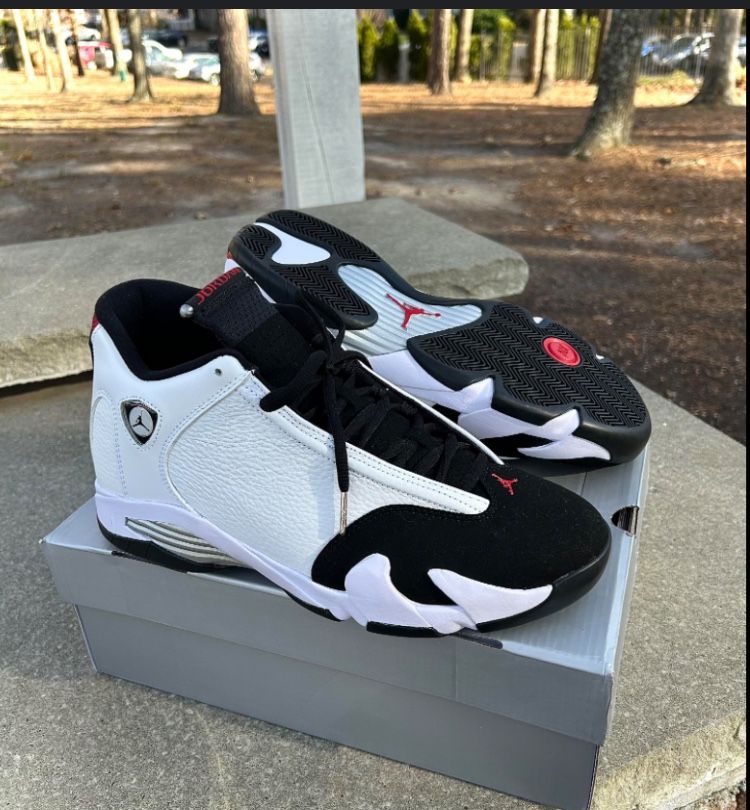 Jordan 14s Black Toe Size 10m