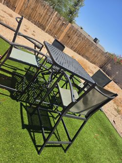 Iron Height Bar Table 3 Chairs