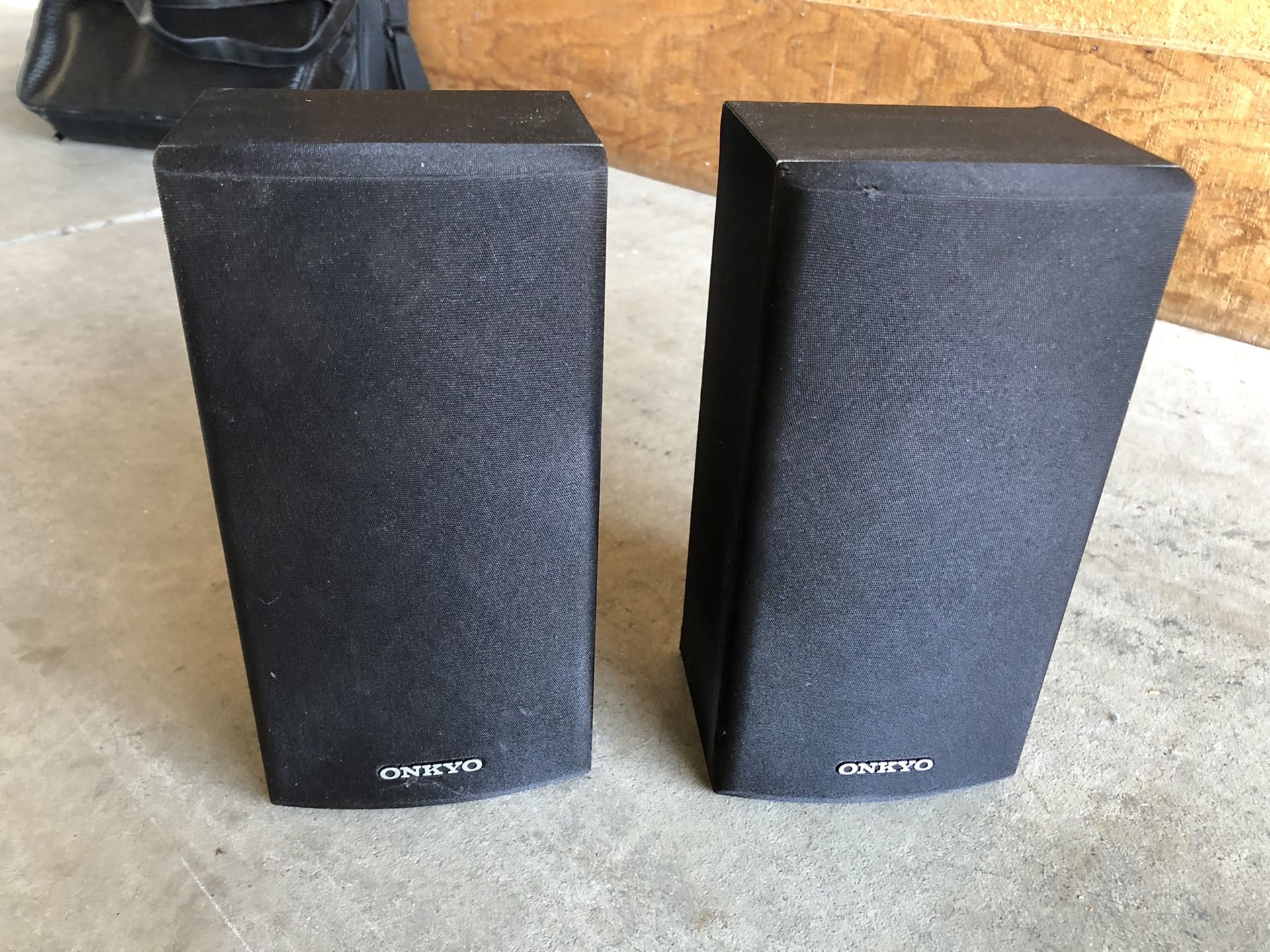 Onkyo Speaker Set