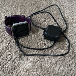 Fitbit With Charger Has Broken Band But Fitbit Works Great 