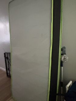 Twin mattress