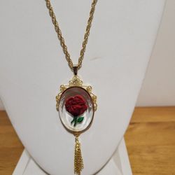 Gold tone chain and cristal with Red rose 🌹 pendant. Like New See (All Pictures For Details)