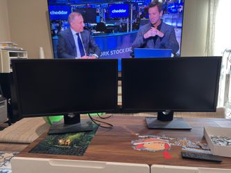 Dell monitors 22’ (two)