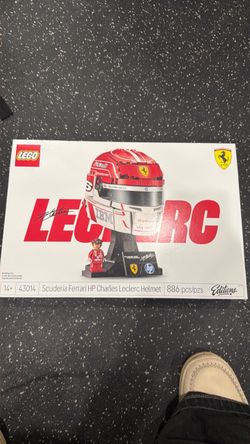 Scuderia Ferrari Hp Charles leclerc Helmet LEGO set