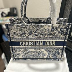 Dior Purse Big Bag Dior Purse 🆕👜 New 399$