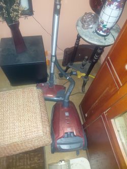 Hoover hush tone lite vacuum