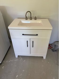 *New* Potter 30-in True White Single Sink Bathroom Vanity with White Cultured Marble Top