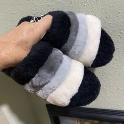UGG fluff sandals Size 8 women’s