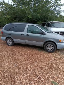 2000 Toyota Sienna