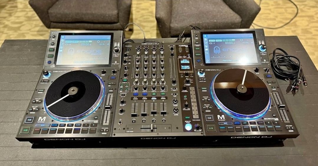Denon-DJ Prime Suite (2) SC6000M
Media Player + X1850 Mixer NIB
Boxed Screen Film On