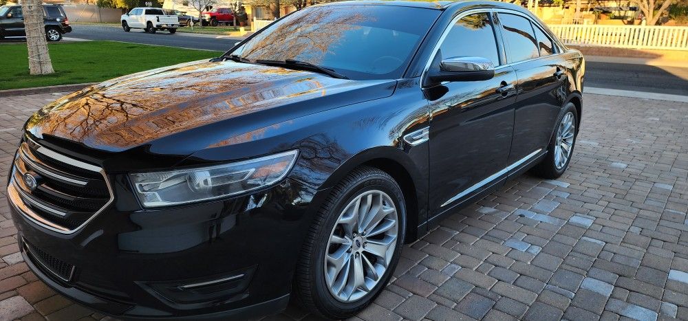 2016 Ford Taurus