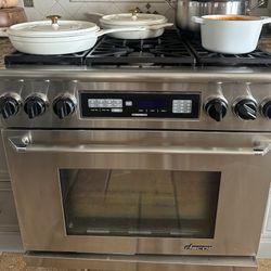 Dacor Stove With Oven 