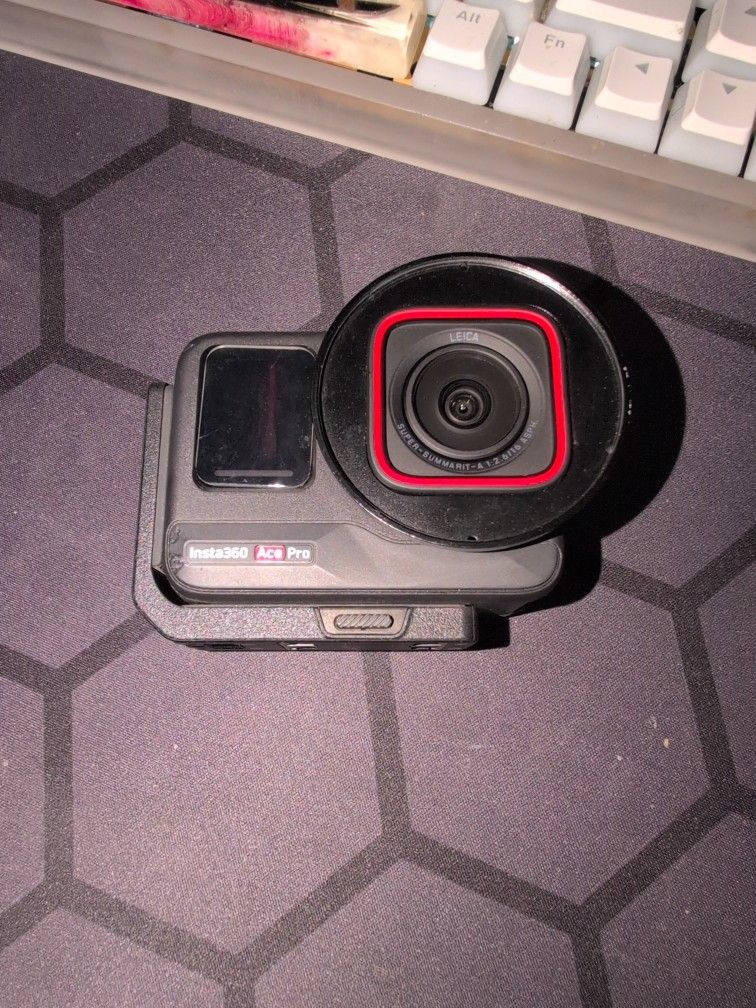 Insta360 Ace Pro