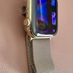 🔥Unlocked - Apple Watch 45mm Stainless Steel Gold Case + Gold Milanese Loop Series 7 (GPS + Cellular)