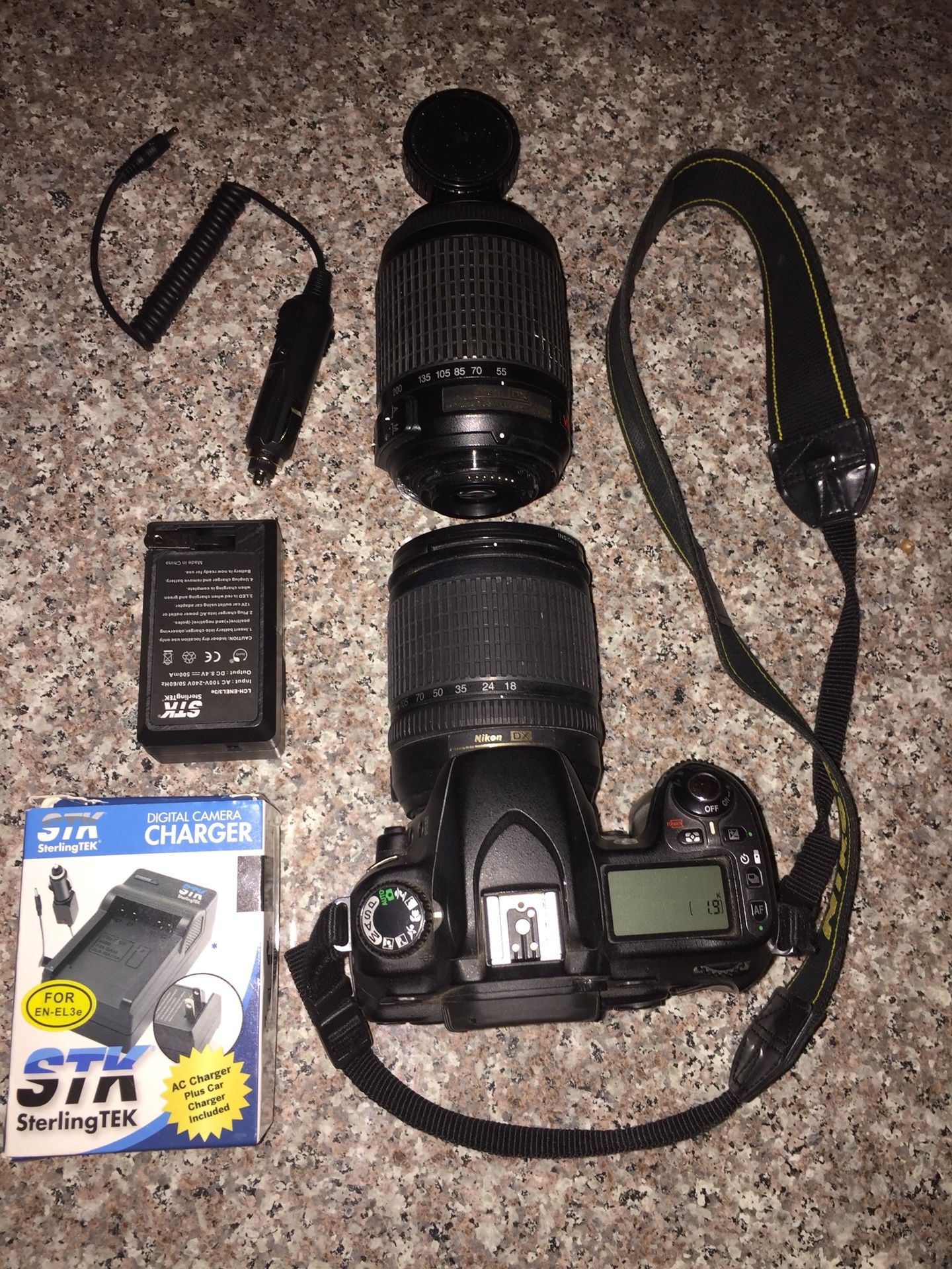 CAmera-NIKON DX af NIkkor 18-135 mm 1:3.5-5.6g ED and case