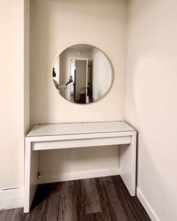Vanity table with mirror (combo deal)