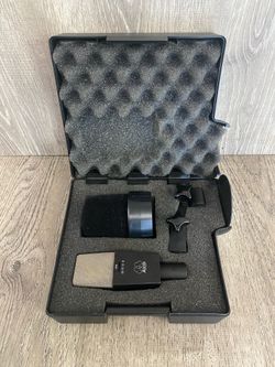 AKG C414 B-ULS Large Diaphragm Multipattern Condensor Microphone