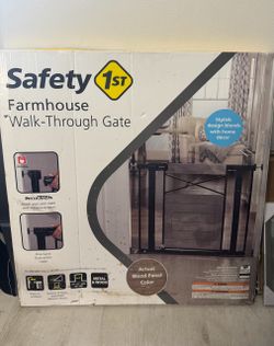 Safety 1st Farmhouse Walk-Through Baby Gate