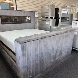 King Size Bedroom Set. 🚚WE DELIVER🚚