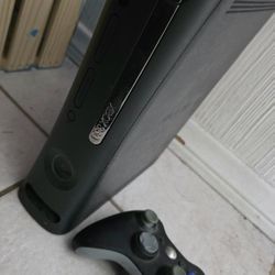 Xbox 360 Elite + 10games