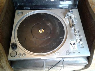 Stanton str 60 DJ turn table.