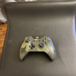 Xbox One Green Camo Controller