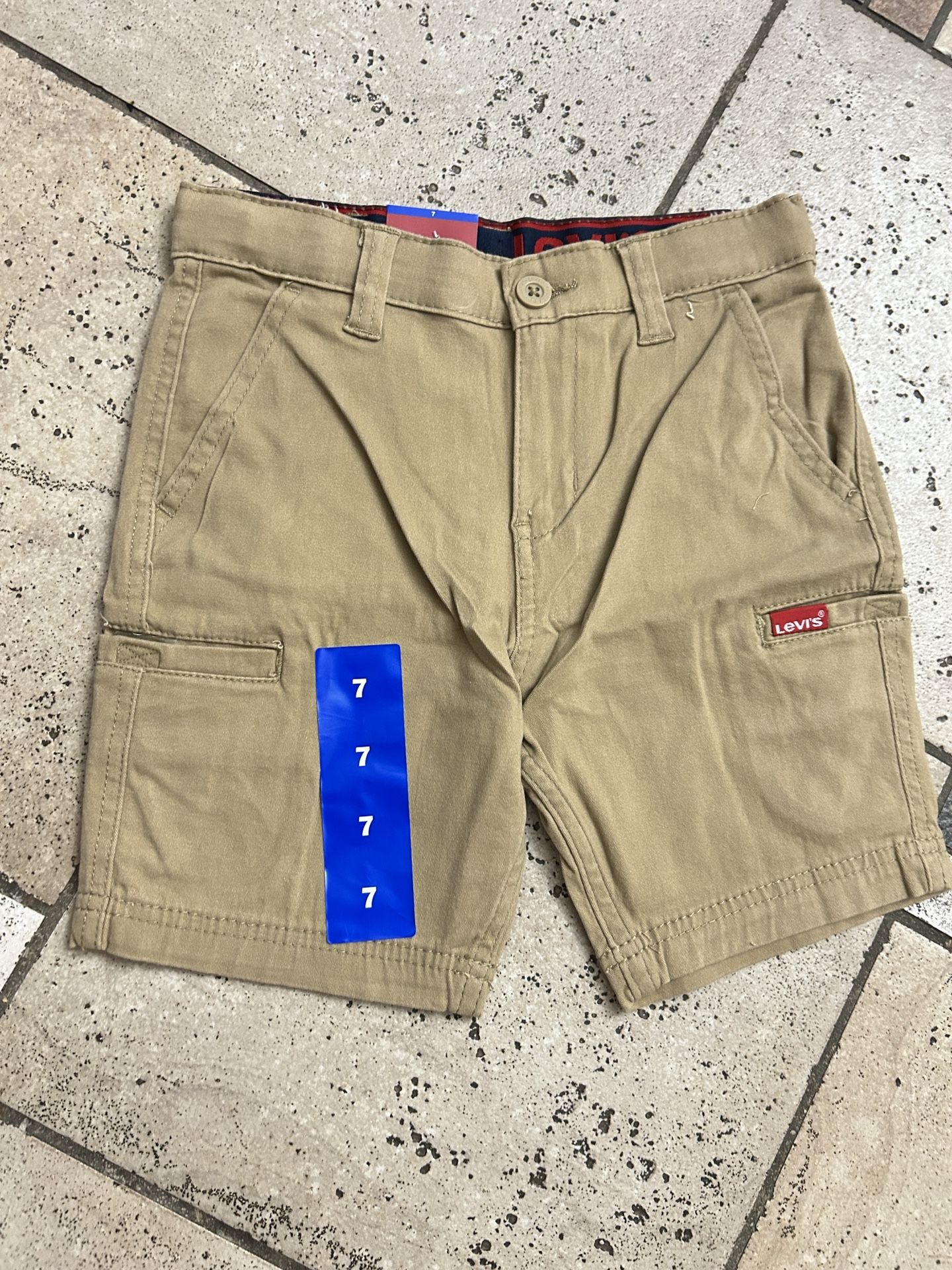 NWT Levi's boys cargo shorts Size 7