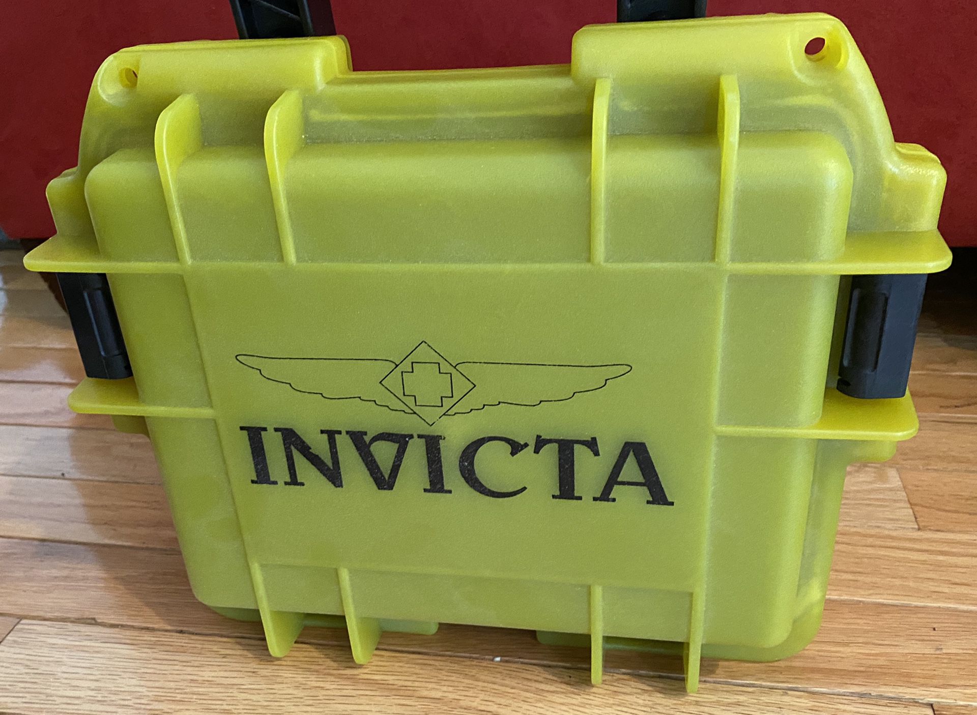 INVICTA - 3 Watch Glow in the Dark Carrying Case