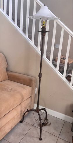 Vintage Antique Style Floor Lamp - $10