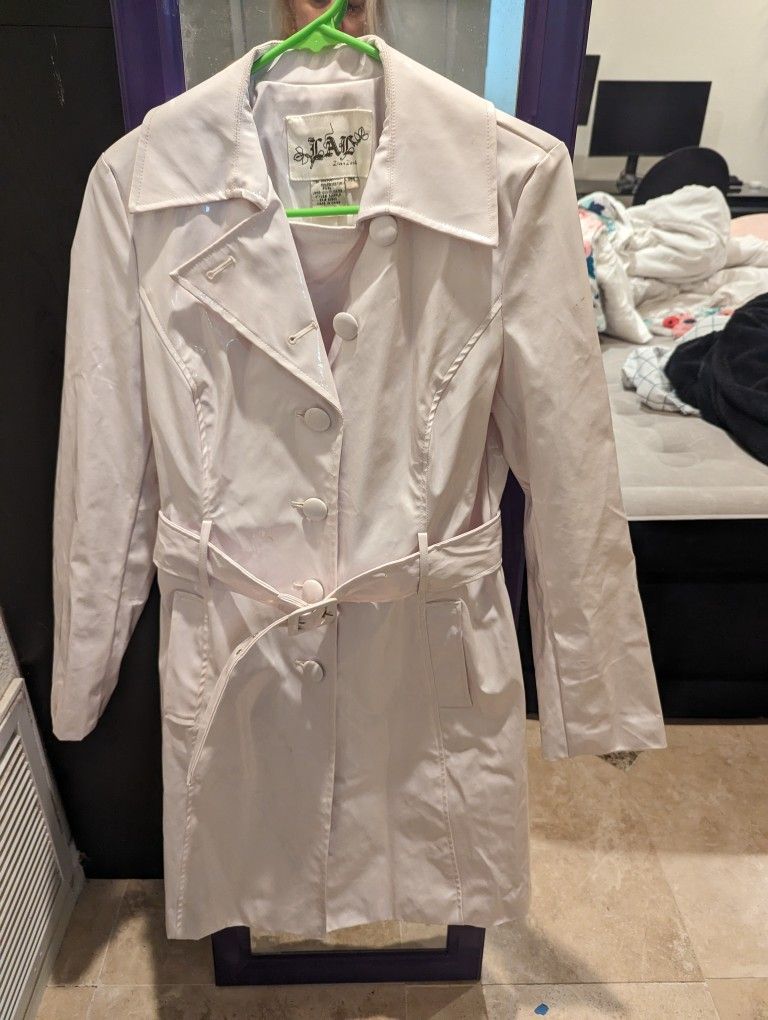 Tailored white button up/ belted raincoat - Medium