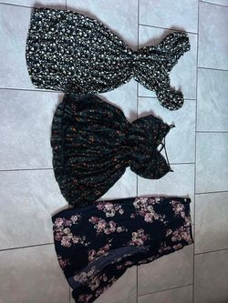Lot of 3 Floral Dresses Women’s bundle size M/L floral print summer dresses skirt $12 all firm